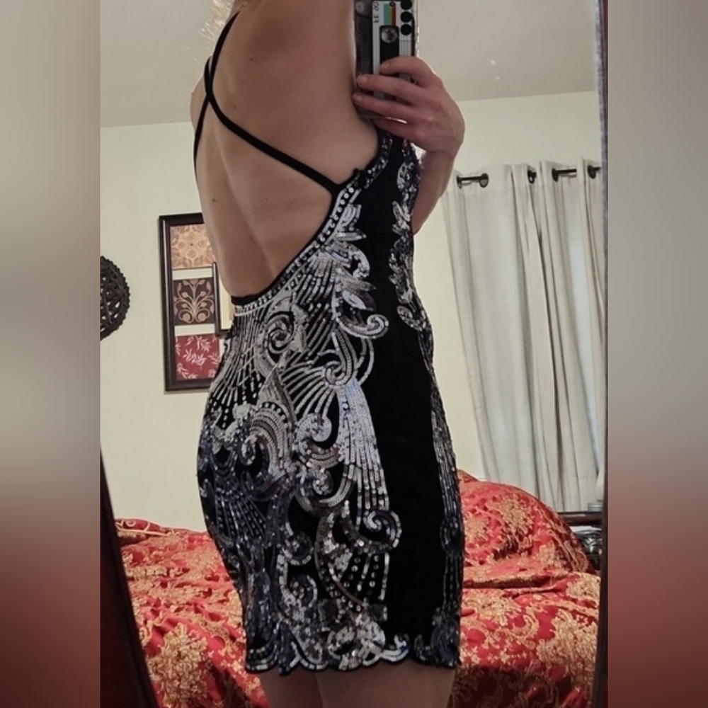 ❤️ NWT! EXPRESS VELVET SEQUIN STRAPPY MINI BODYCON DRESS, SMALL - Picture 9 of 16